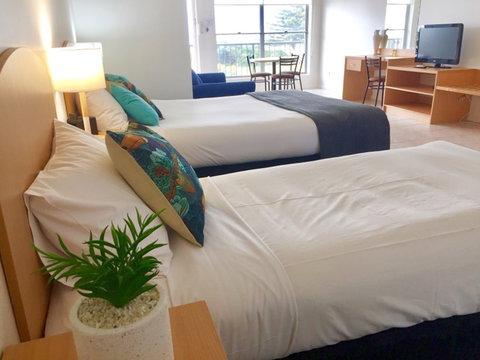 COAST Motel And Apartments - Accommodation Burleigh 8