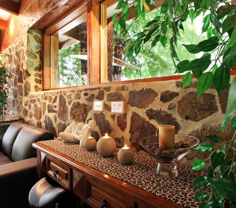 Piaf Day Spa - Accommodation Burleigh 2