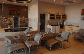 Breathtaker On High Spa Retreat - Accommodation Burleigh 1