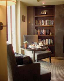 Lyall Hotel And Spa - Accommodation Burleigh 2