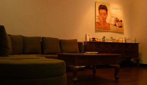 The Revival Lounge - Accommodation Burleigh 3