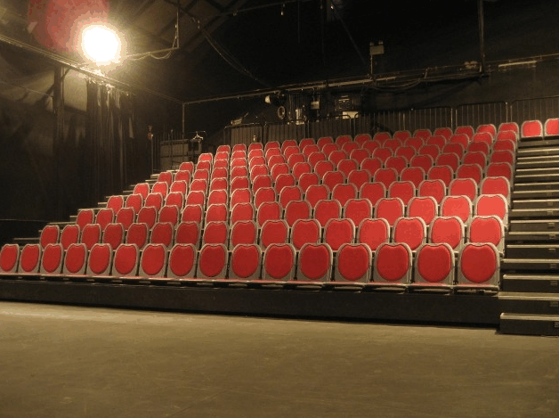 Theatre Works - Accommodation Burleigh 1
