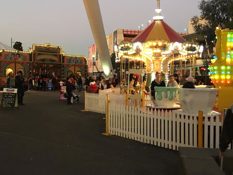 Wonderland Under The Melbourne Star - Accommodation Burleigh 3