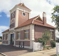 Merredin Town Hall - Accommodation Burleigh