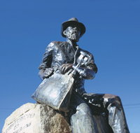 Paddy Hannans Statue - Accommodation Burleigh