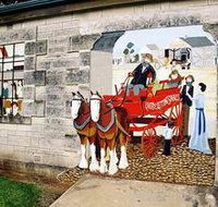 Millicent Murals - Accommodation Burleigh