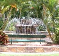 Bauer and Wiles Memorial Fountain - Accommodation Burleigh
