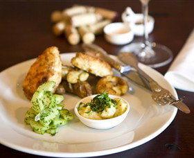 Jones Winery & Vineyard Cafe - Accommodation Burleigh 3