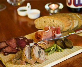 Jones Winery & Vineyard Cafe - Accommodation Burleigh 2