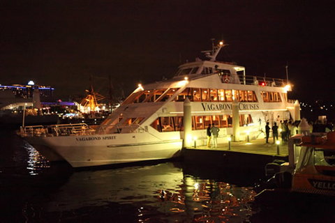 Vagabond Cruises - Accommodation Burleigh 8