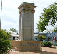 Charleville War Memorial - Accommodation Burleigh