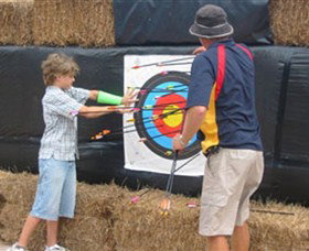 Flight Path Golf And Archery Range - Accommodation Burleigh 3