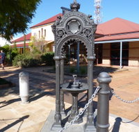 Witcombe Fountain - Accommodation Burleigh