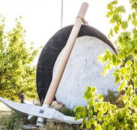 The Big Gold Pick and Pan - Accommodation Burleigh