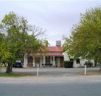 Round Hill Hotel - Accommodation Burleigh
