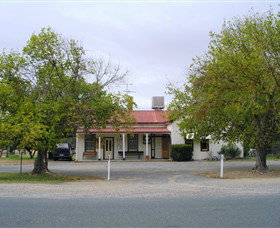Round Hill Hotel - Accommodation Burleigh 0