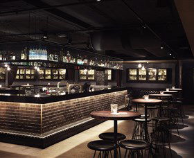 Luckyâ€™s Speakeasy - Accommodation Burleigh 2