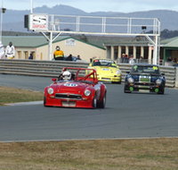 Wakefield Park Motor Racing Circuit - Accommodation Burleigh