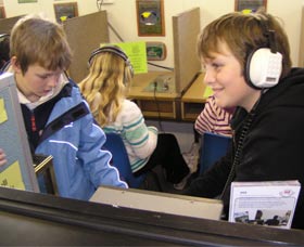 Kurrajong Radio Museum - Accommodation Burleigh 2