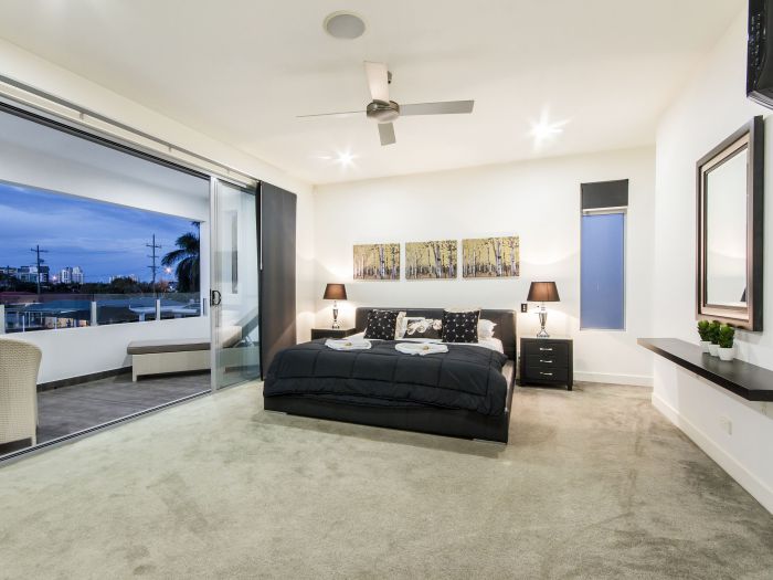 Broadbeach Waters QLD Accommodation Burleigh