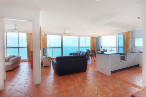 Golden Sands On Main Beach - Accommodation Burleigh 11