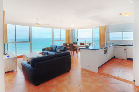 Golden Sands On Main Beach - Accommodation Burleigh 14