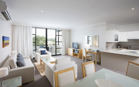 Mercure Kooindah Waters Central Coast - Accommodation Burleigh 3