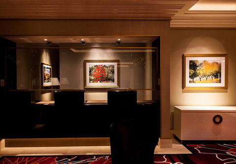 Corporate Art - Accommodation Burleigh 3