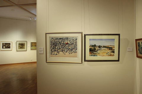 Gosford Regional Gallery & Gardens - Accommodation Burleigh 1
