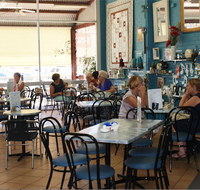 Inspirations Cafe Gift and Patchwork Gallery - Accommodation Burleigh