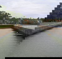 Lock 4 - Accommodation Burleigh