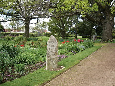 Franklin House - Accommodation Burleigh 2