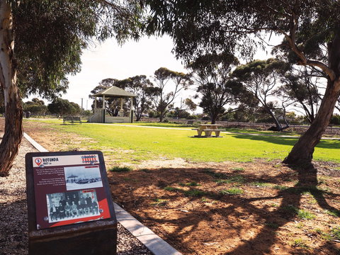 Tailem Bend Historic Rail Trail - Accommodation Burleigh 0