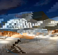 Bowery Theatre - Accommodation Burleigh