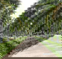 Dan Gleeson Memorial Gardens - Accommodation Burleigh