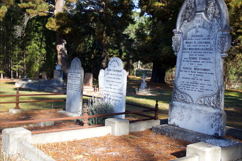 Lucindale Cemetery - Accommodation Burleigh 0