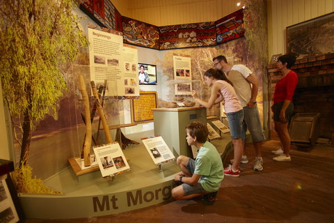 Mount Morgan - Accommodation Burleigh 2