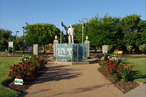 WW1 Memorial Park - Accommodation Burleigh 0