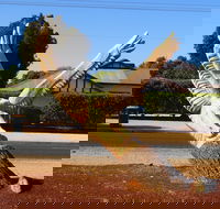 Loxton Tree sculptures - Accommodation Burleigh