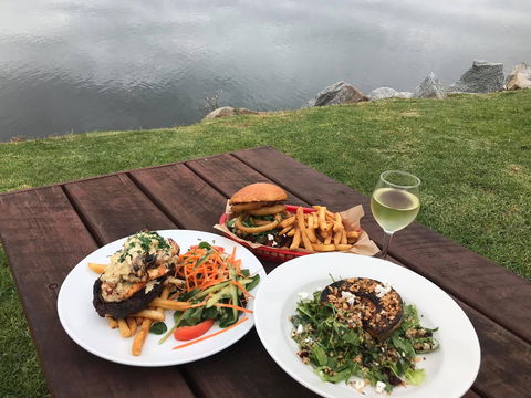 Moruya Waterfront - Accommodation Burleigh 2