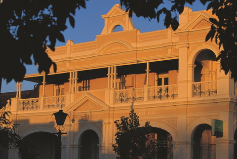 Narrogin - Accommodation Burleigh 2