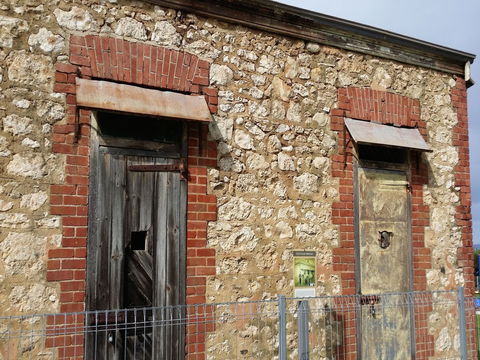 A Walk Back In Time Time Trail - Kingscote - Accommodation Burleigh 0