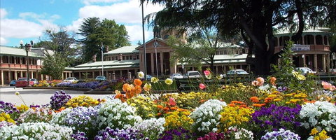 Bathurst Court House - Accommodation Burleigh 0