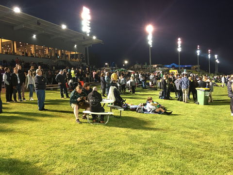 Cranbourne Greyhound Racing Club - Accommodation Burleigh 2