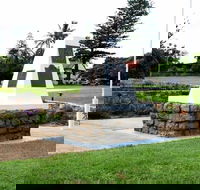 Dunwich War Memorial - Accommodation Burleigh