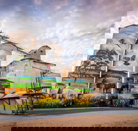 Grenfell Commodities Silos - Accommodation Burleigh