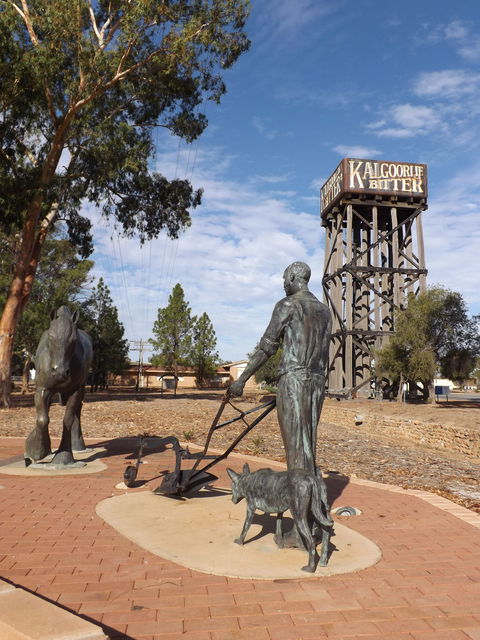 Merredin Railway Water Tower - Accommodation Burleigh 0