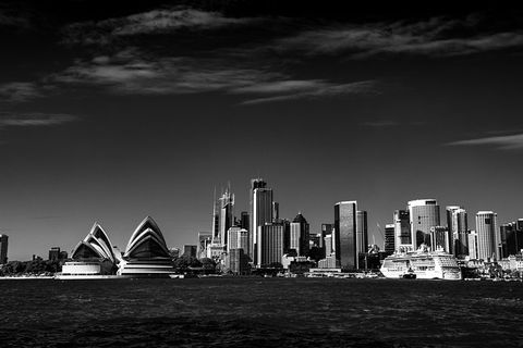REGAL - Luxury Airport Round Trip, Bespoke Premium Transfer And Tours - Accommodation Burleigh 1