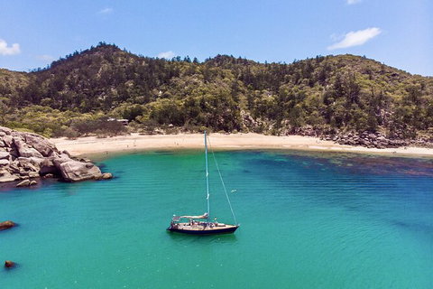 Helicopter And Magnetic Island Sailing - Accommodation Burleigh 6