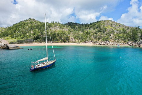 Helicopter And Magnetic Island Sailing - Accommodation Burleigh 8